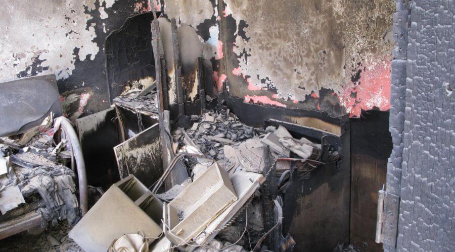 Why choose RivenWarm for water damage restoration in Hawthorne